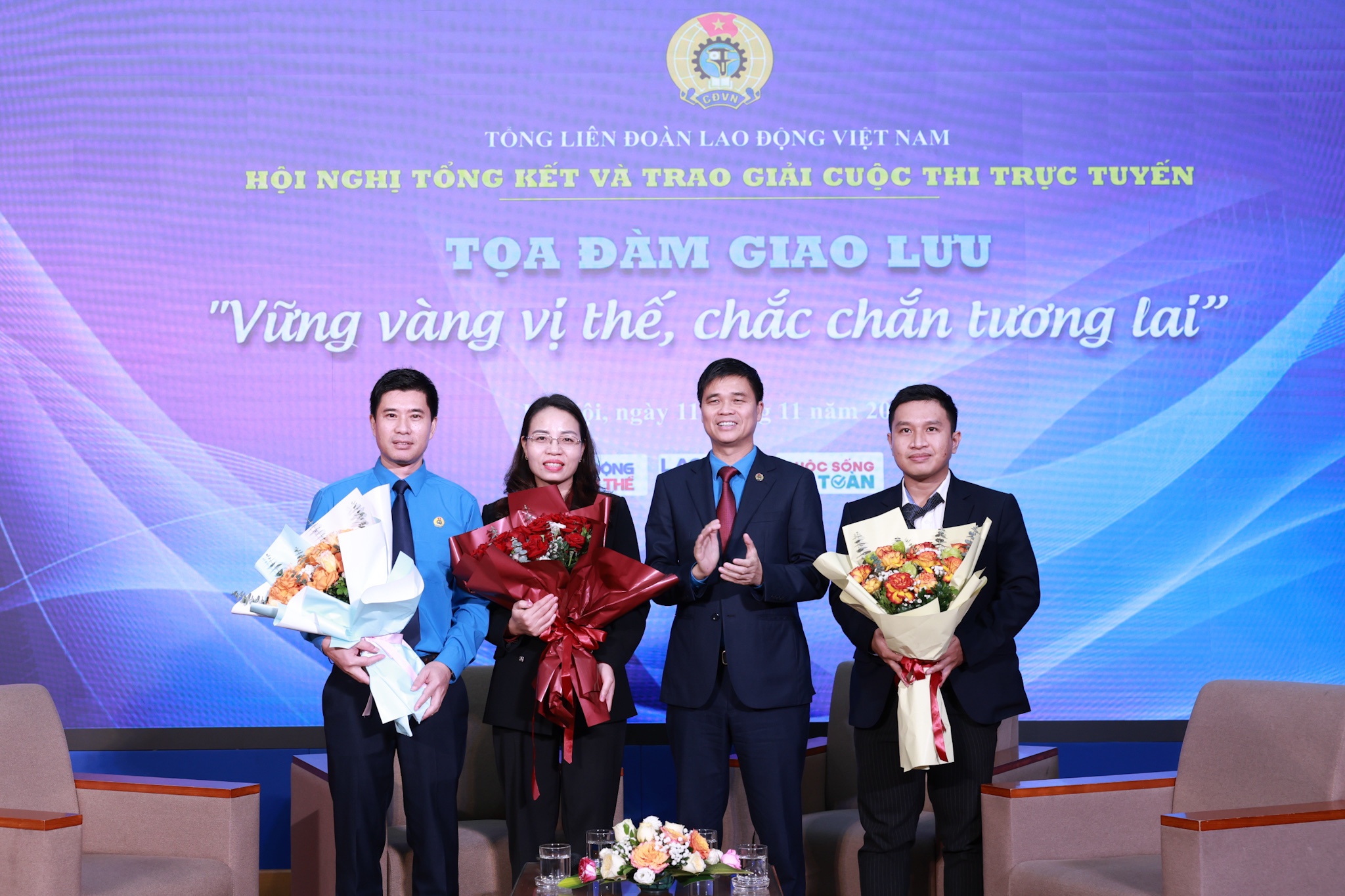 Trao giải cuộc thi tìm hiểu Luật Công đoàn, Luật Bảo hiểm xã hội 2024 - Ảnh 4.