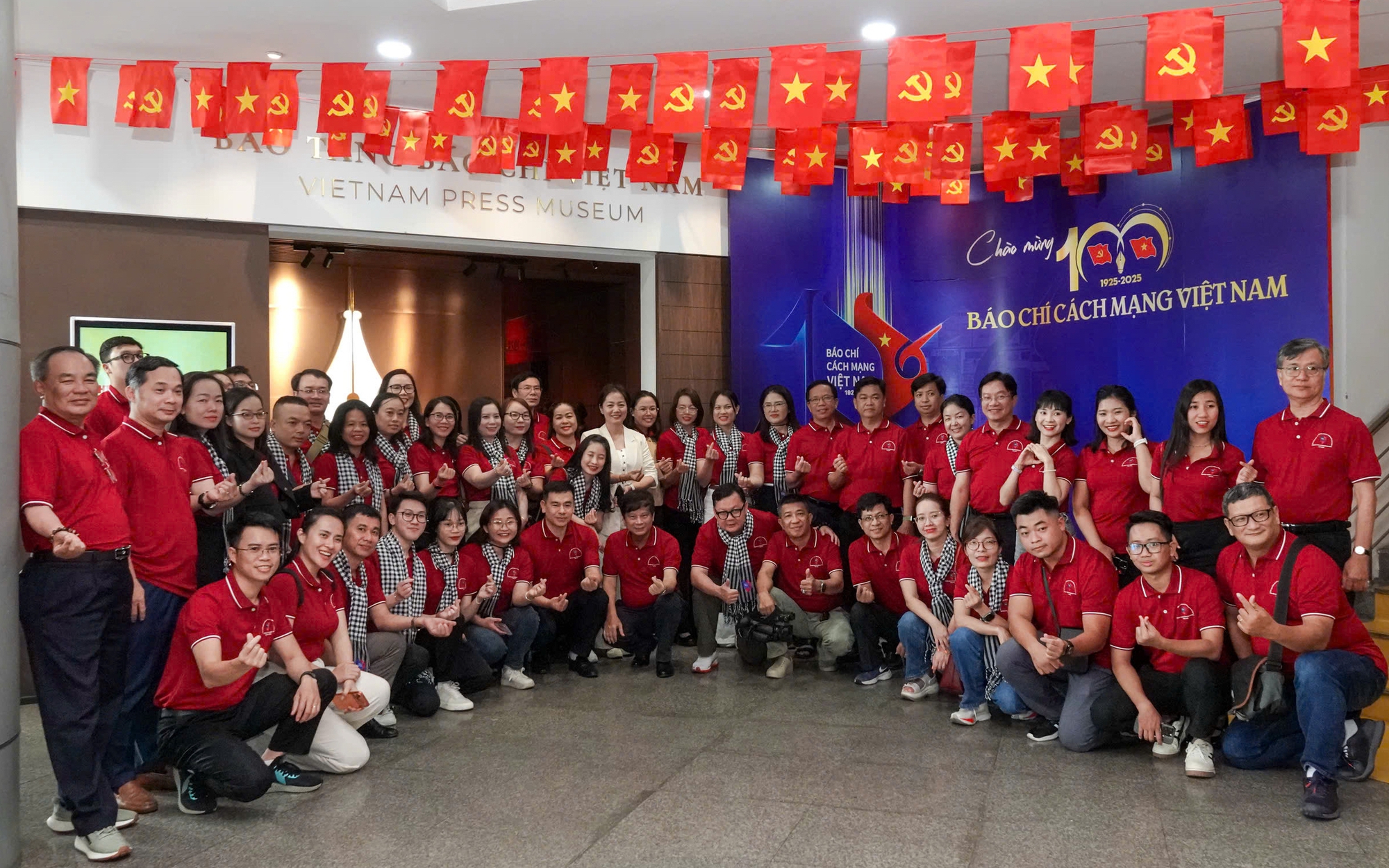 Đoàn công tác TP HCM mang quà nghĩa tình về với quê hương cách mạng Phú Đình, Thái Nguyên - Ảnh 9.