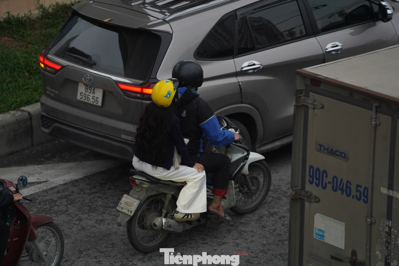 Muôn kiểu chiêu trò che biển né ‘mắt thần’ AI trên đường phố Hà Nội - Ảnh 7.