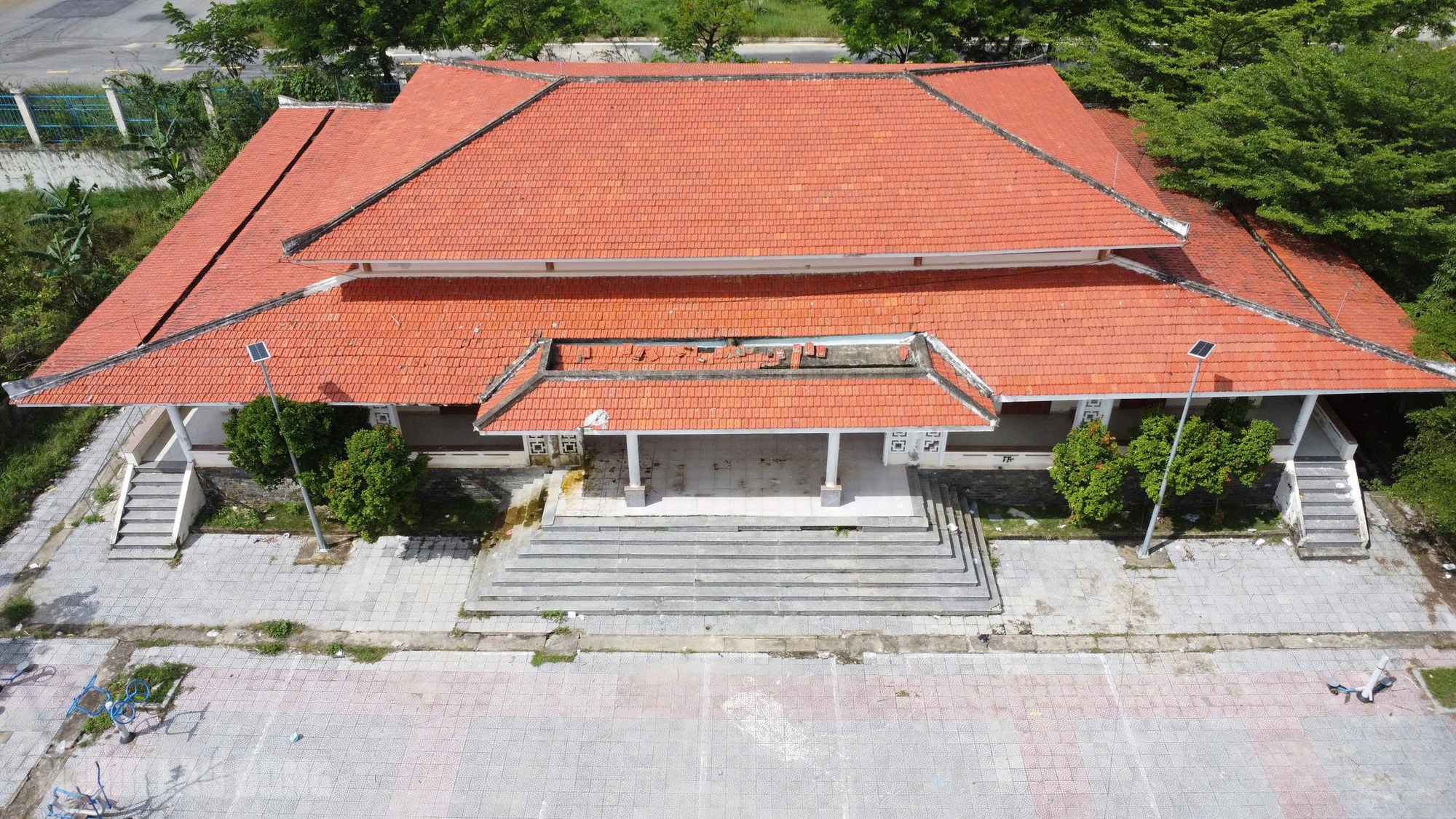Trung tâm Văn hóa - Thể thao Hòa Liên Đà Nẵng: Tiền tỉ bỏ hoang gần 10 năm - Ảnh 15.