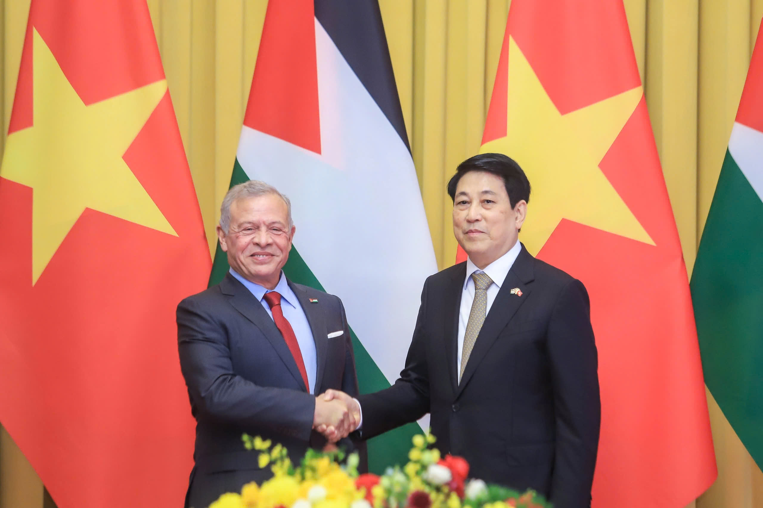 Chủ tịch nước Lương Cường chủ trì lễ đón chính thức Quốc vương Jordan - Ảnh 13.