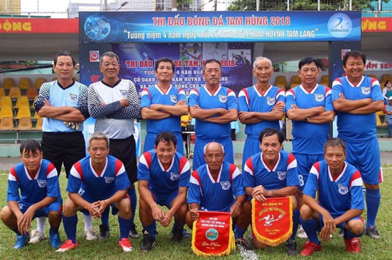 "Tiếu già" Hồ Văn Lợi - người nghệ sĩ trên sân cỏ - Ảnh 1.