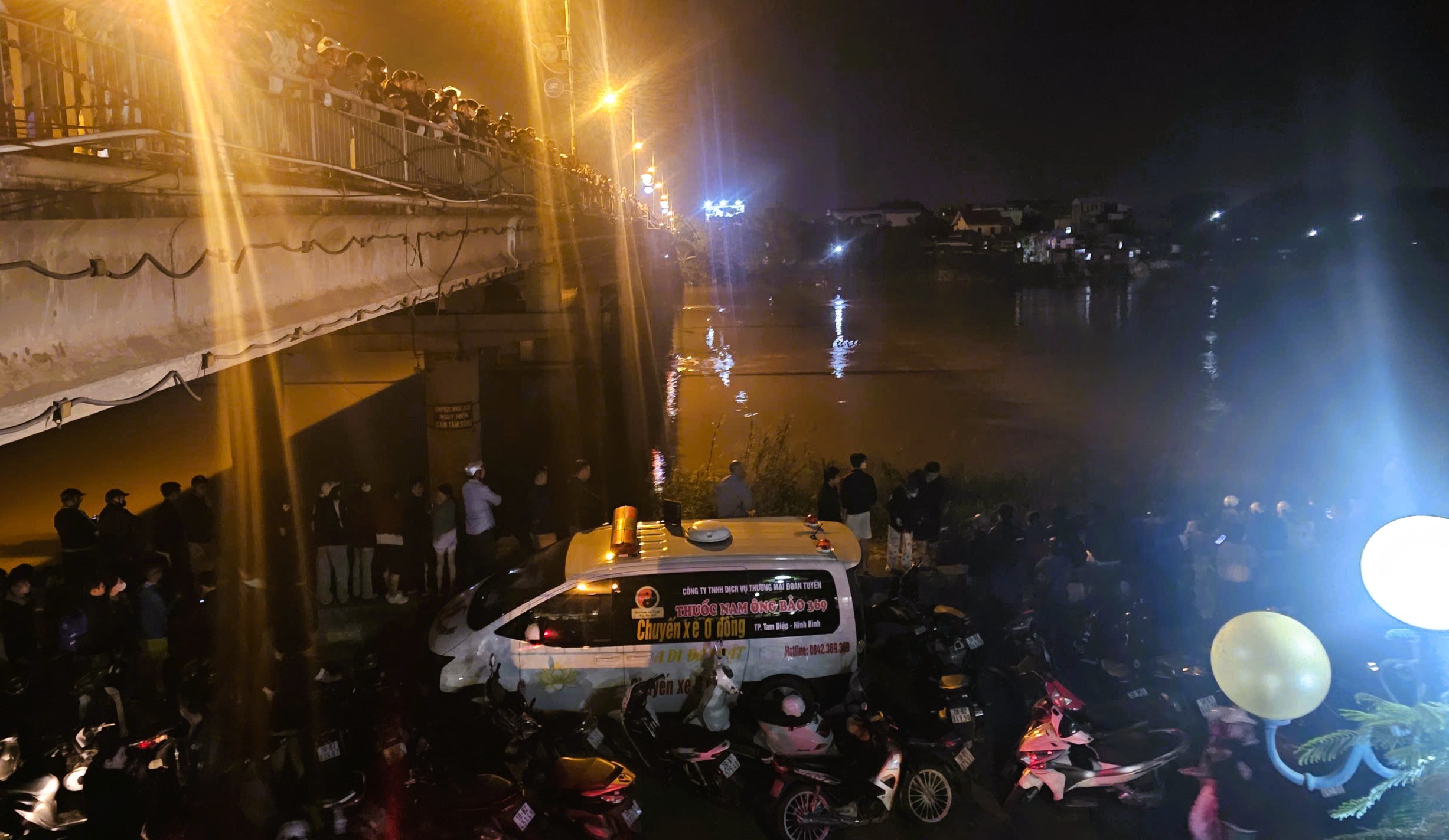 Tìm thấy chú rể nhảy cầu trước ngày đón dâu - Ảnh 1.