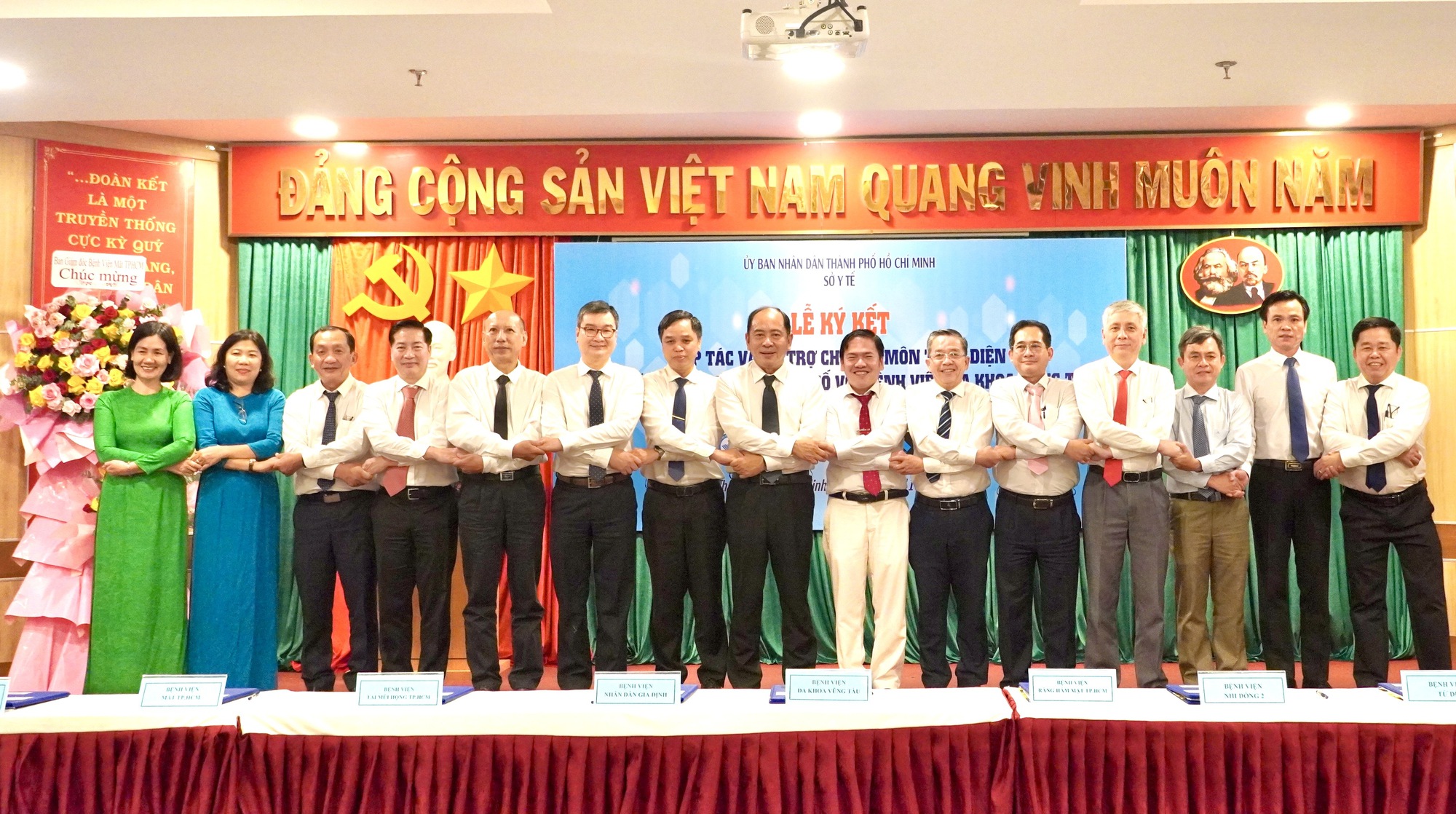 8 bệnh viện lớn ở TP HCM hỗ trợ toàn diện cho Bệnh viện Đa khoa Vũng Tàu - Ảnh 2.