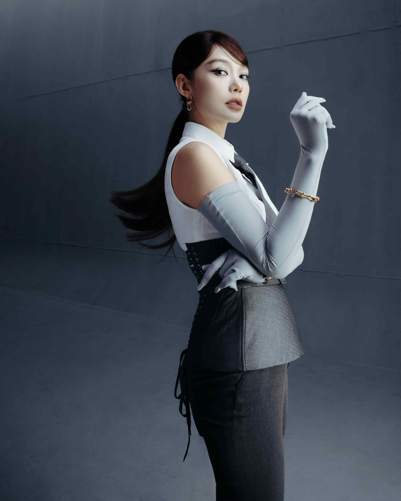 Loạt outfit "chất như nước cất" của Minh Hằng - Ảnh 1.