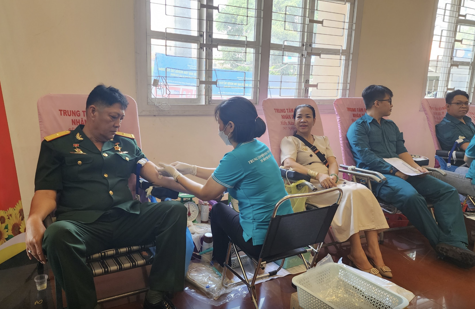 TP HCM đối mặt nguy cơ thiếu máu nghiêm trọng, Sở Y tế kêu gọi nhân viên y tế hiến máu - Ảnh 1.