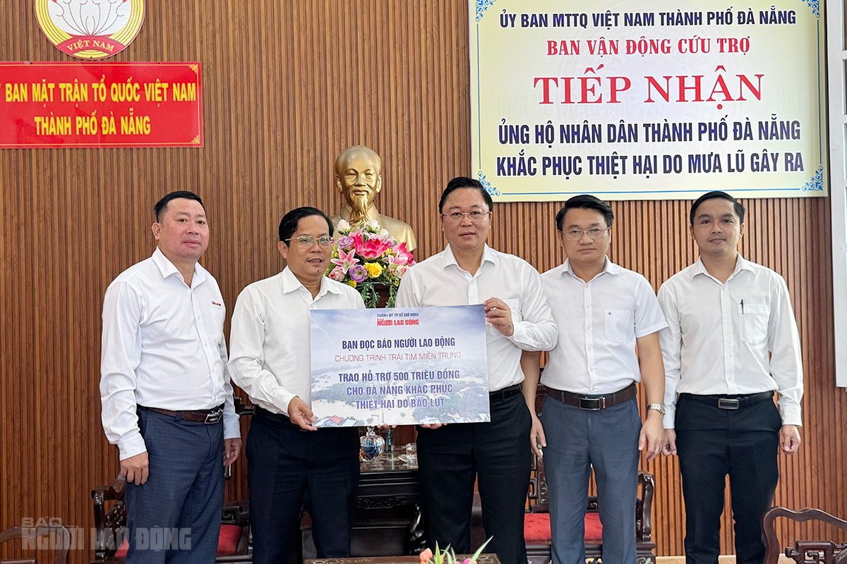 Báo Người Lao Động hỗ trợ 500 triệu đồng giúp Đà Nẵng xây lại nhà dân bị sập sau lũ - Ảnh 1.