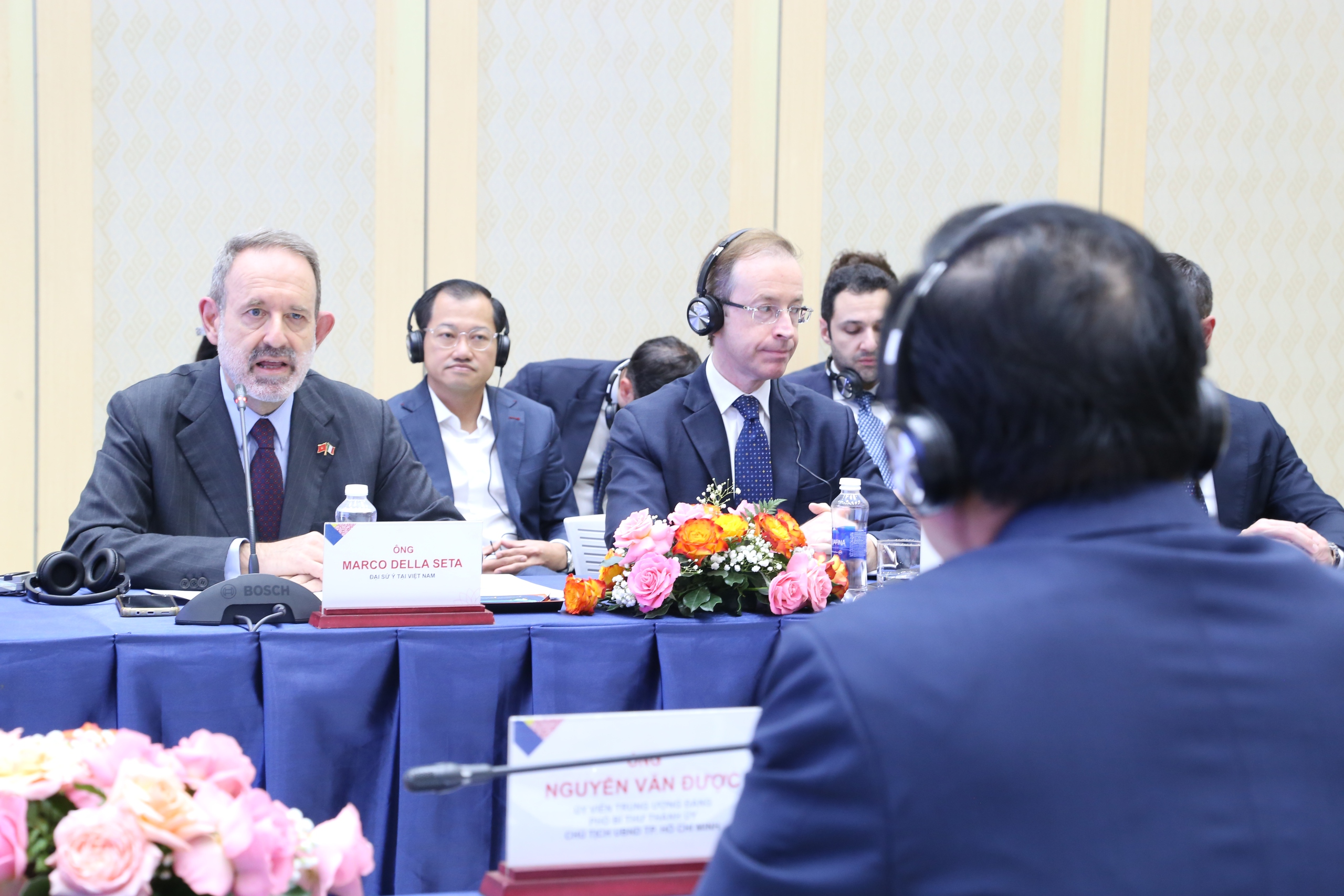 Chủ tịch UBND TP HCM Nguyễn Văn Được tiếp Đại sứ Italia thúc đẩy hợp tác kinh tế - Ảnh 2. Chủ tịch UBND TP HCM Nguyễn Văn Được tiếp Đại sứ Italia thúc đẩy hợp tác kinh tế - Ảnh 2.