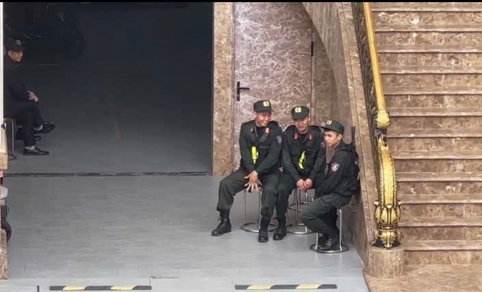 Cảnh sát xuất hiện tại cơ sở Thẩm mỹ viện Mailisa ở Nghệ An - Ảnh 1.