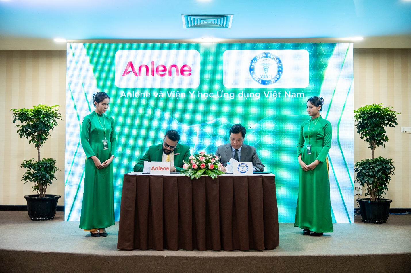 Anlene tiếp tục hành trình chăm sóc sức khỏe cộng đồng - Ảnh 1.