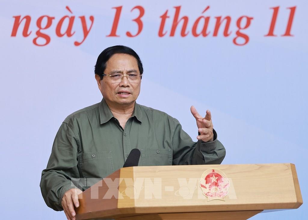 Vừa trở về từ Gia Lai, Thủ tướng họp bàn khắc phục hậu quả thiên tai - Ảnh 2.