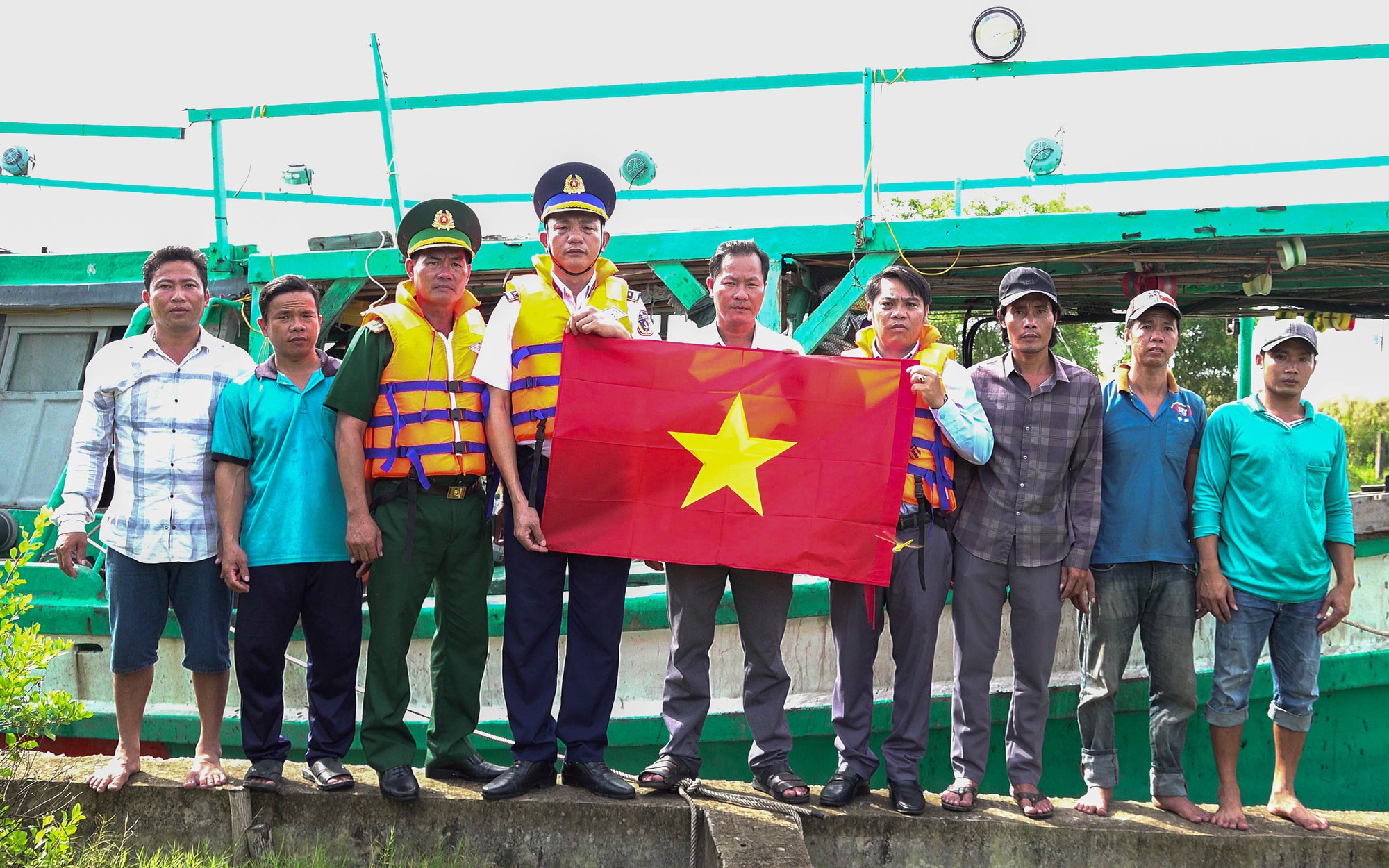 Phó Thủ tướng: Xử lý 100% các vụ vi phạm khai thác IUU còn tồn đọng - Ảnh 2.