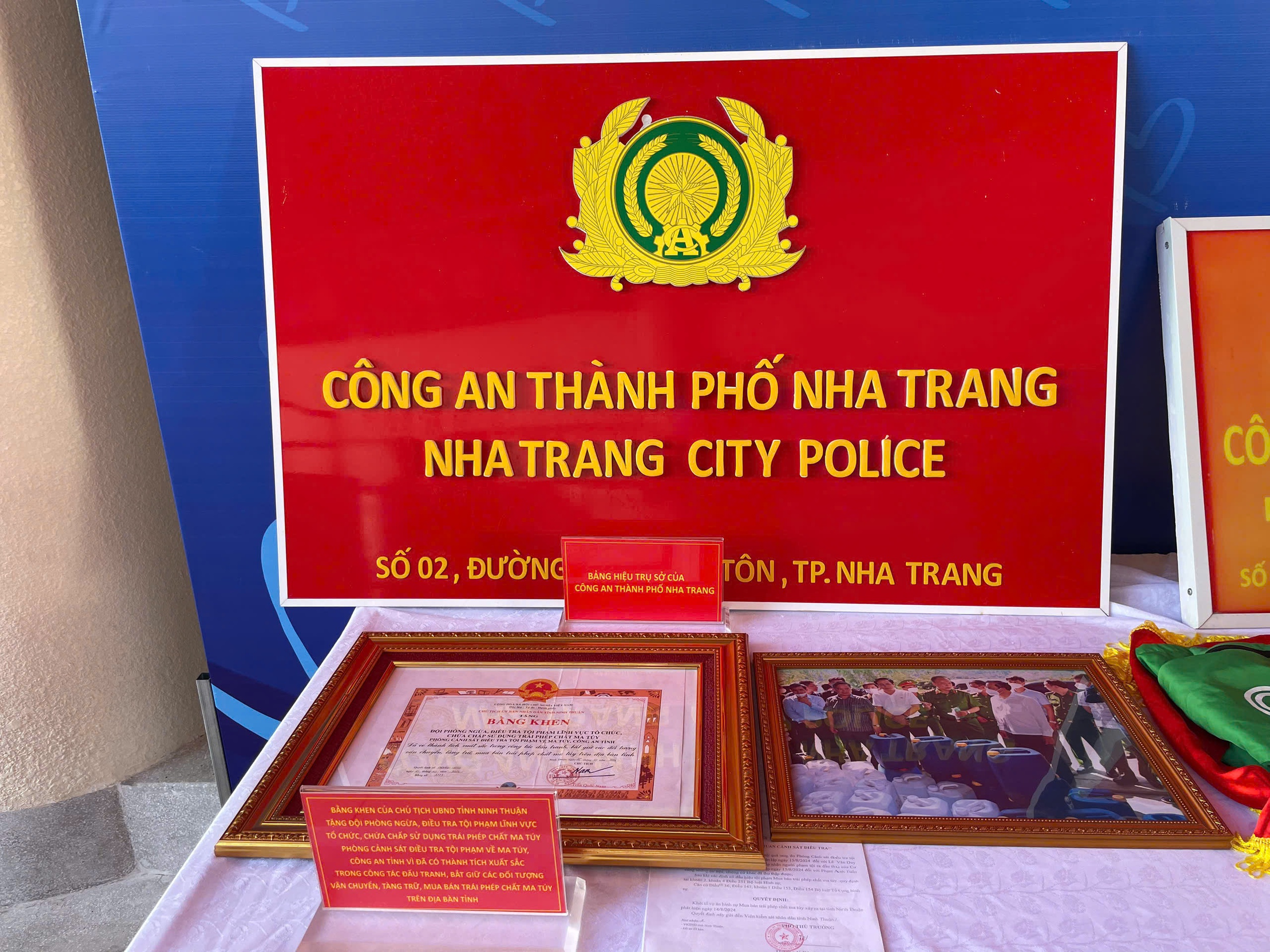 Triển lãm ảnh phòng chống buôn bán người và ma túy ở Khánh Hòa - Ảnh 3.