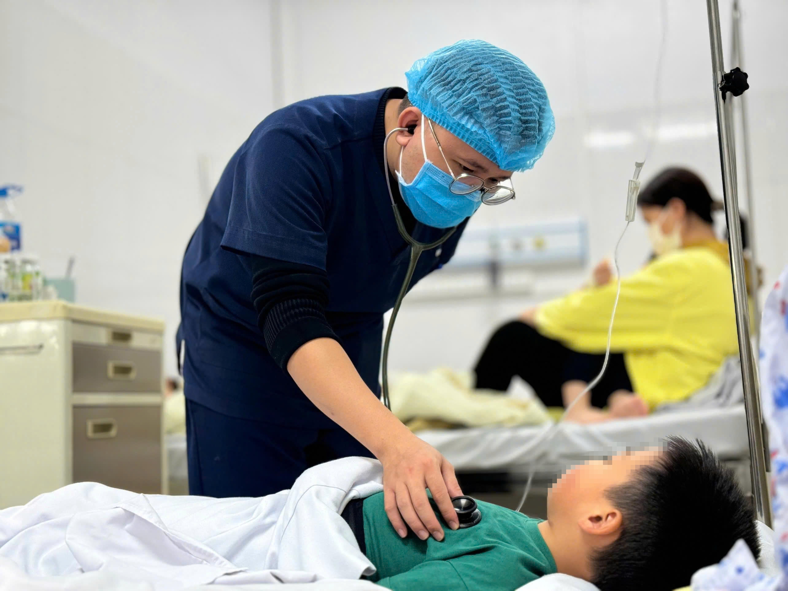 Bệnh nhân cúm A và nhiễm RSV tăng nhanh - Ảnh 1.