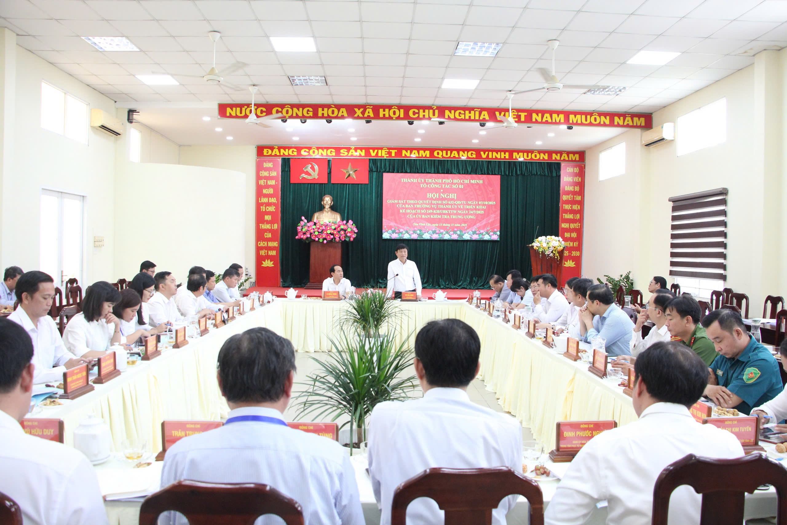 Chủ tịch HĐND TP HCM Võ Văn Minh yêu cầu lập quy hoạch, kết nối với đường Vành Đai 3 - Ảnh 5.