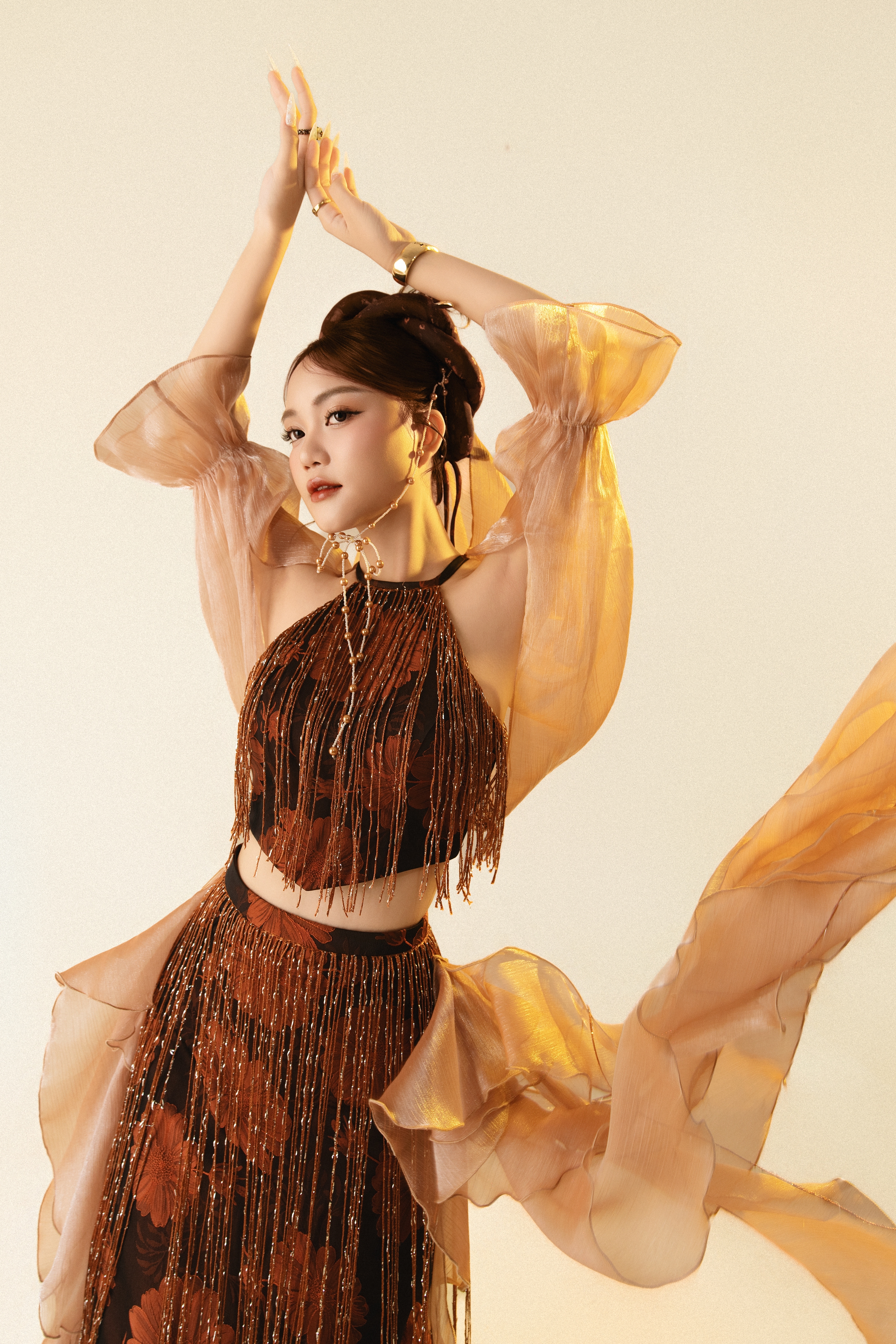 "Quán quân" Hà Quỳnh Như đưa rap, dance vào dân ca xứ Nghệ - Ảnh 2.