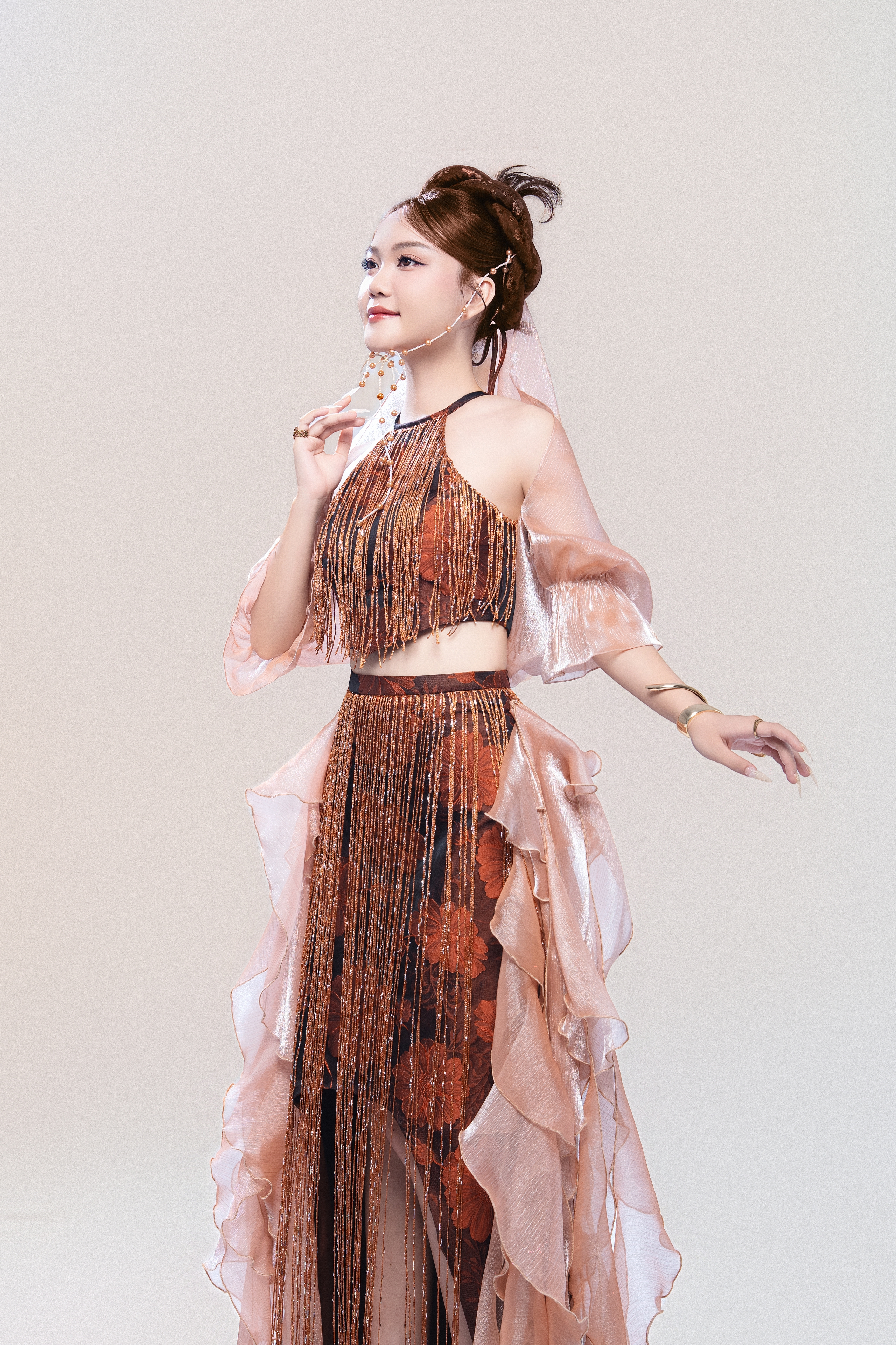 "Quán quân" Hà Quỳnh Như đưa rap, dance vào dân ca xứ Nghệ - Ảnh 1.