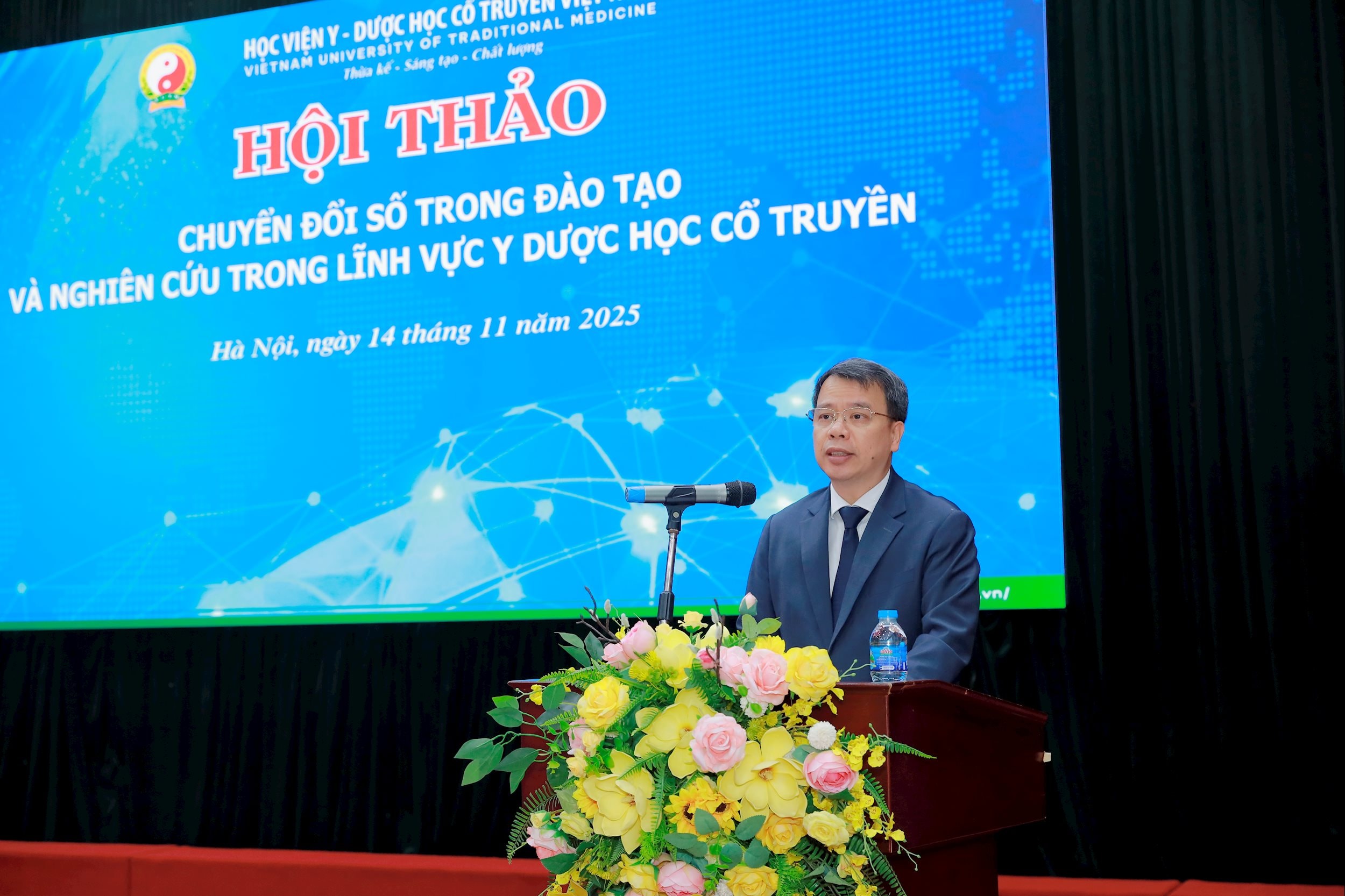 "AI giúp chúng ta rất nhiều nhưng phải luôn cảnh giác..." - Ảnh 3.