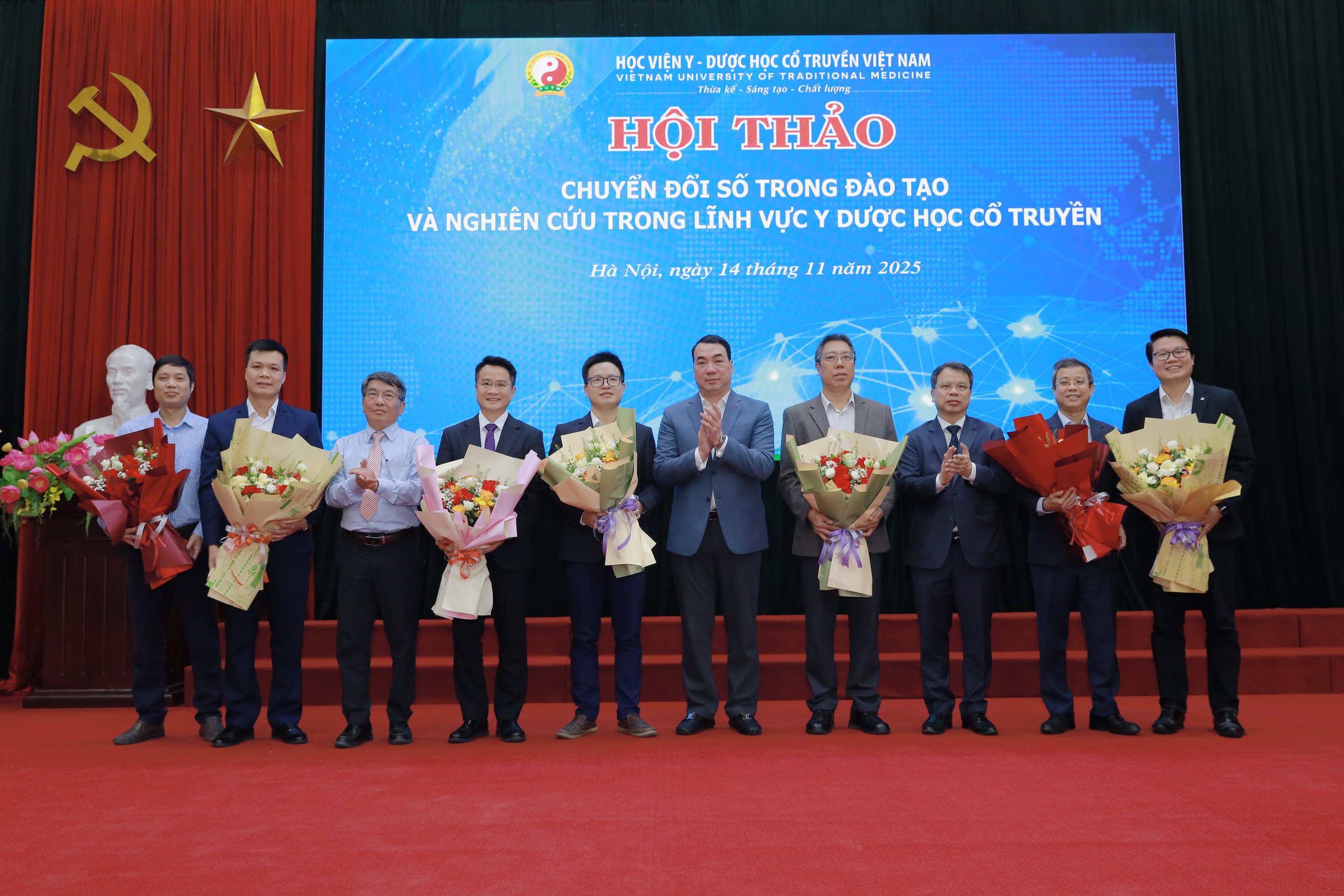 "AI giúp chúng ta rất nhiều nhưng phải luôn cảnh giác..." - Ảnh 2.