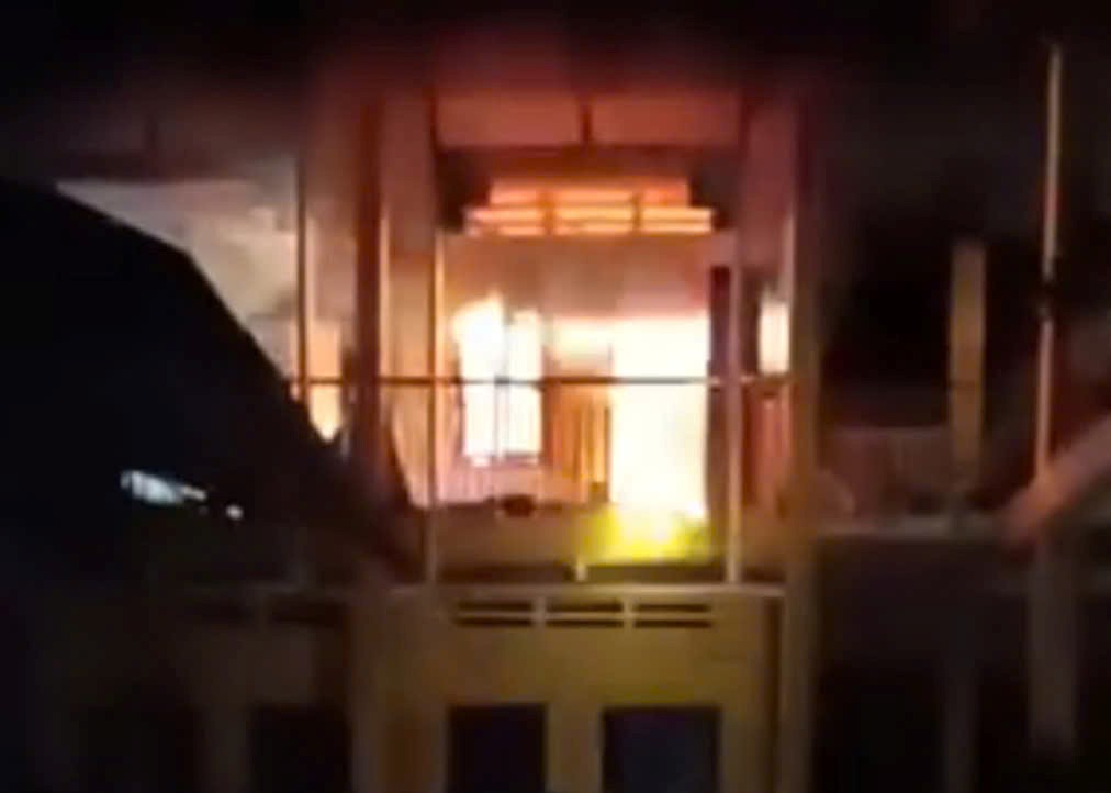 Phát hiện thi thể sau khi dập tắt đám cháy tại trường mầm non - Ảnh 1.