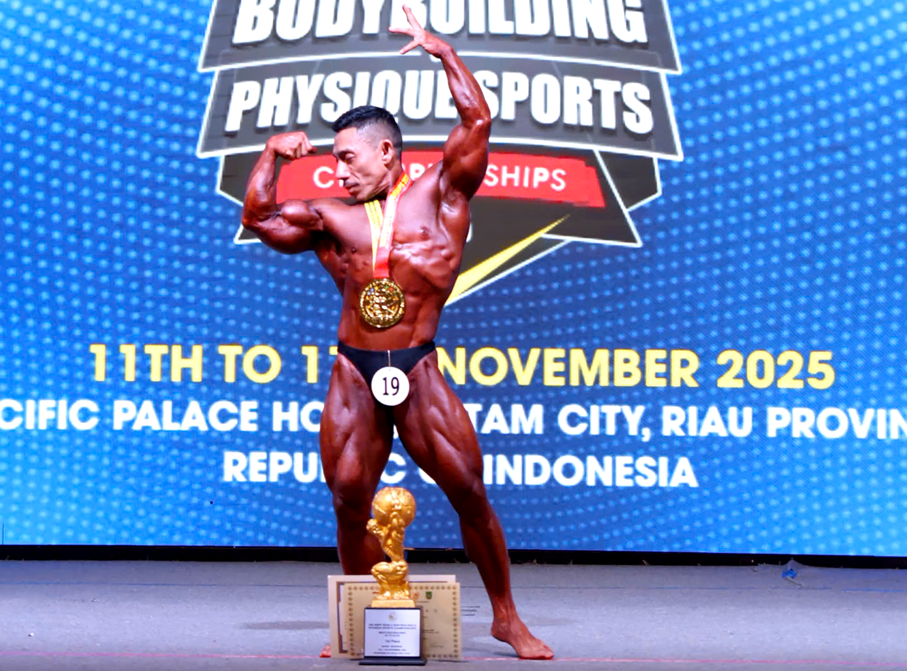 Phạm Văn Mách thách thức thời gian - Ảnh 1.