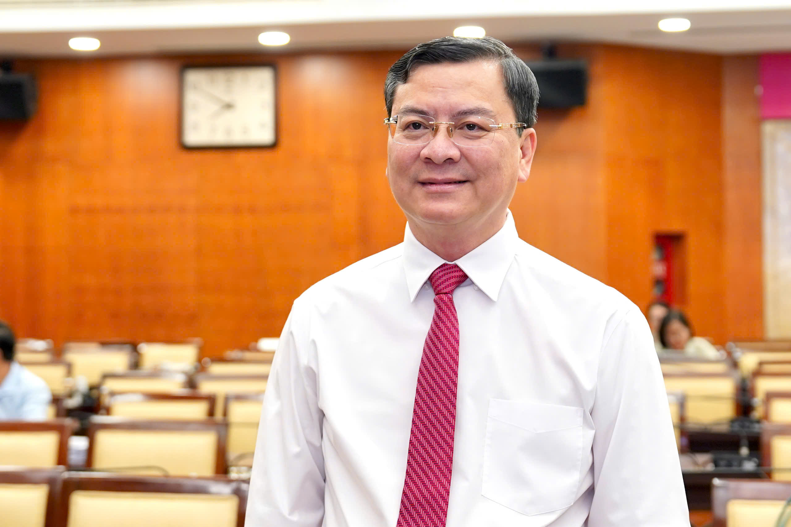 Bầu bổ sung 3 Phó Chủ tịch UBND TPHCM - Ảnh 4.