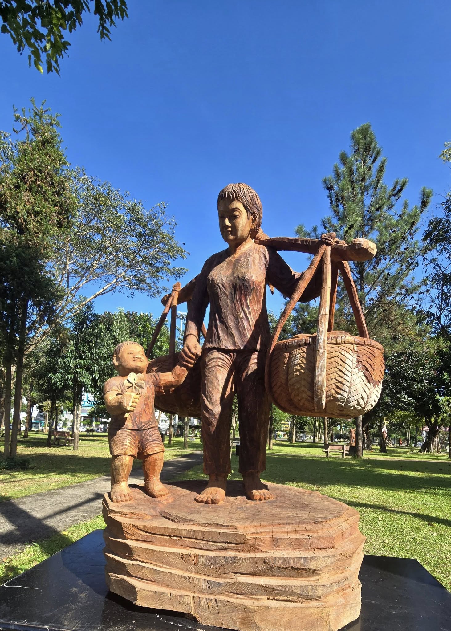 Hào hứng với triển lãm "Giao hòa" và hội thảo tôn vinh họa sĩ Xu Man - Ảnh 5.