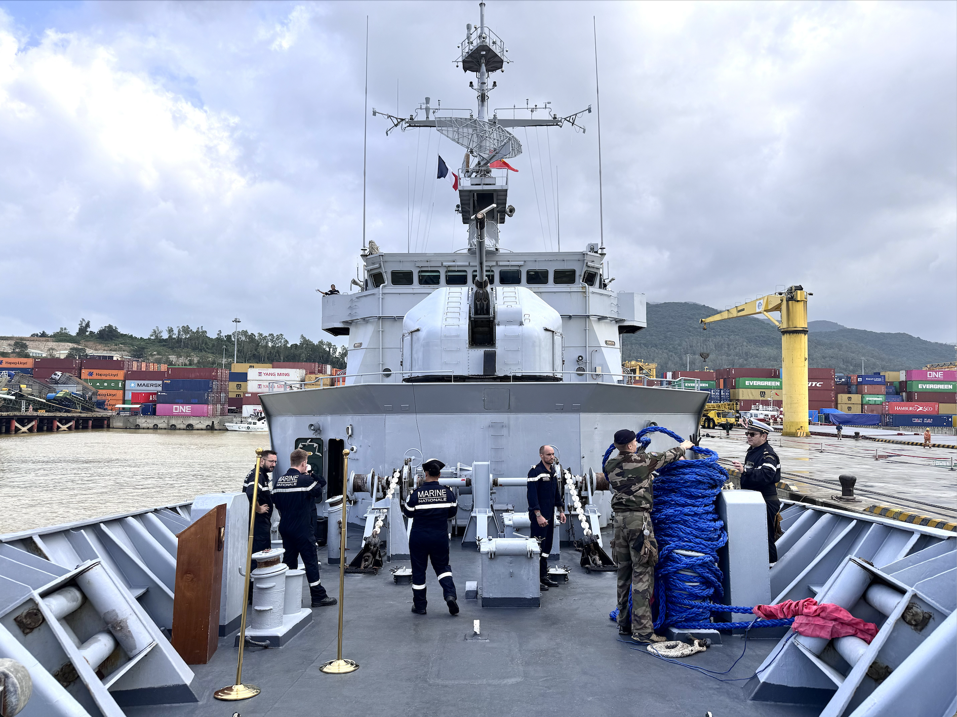 VIDEO: Cận cảnh tàu Hải quân Pháp thăm Đà Nẵng - Ảnh 4.