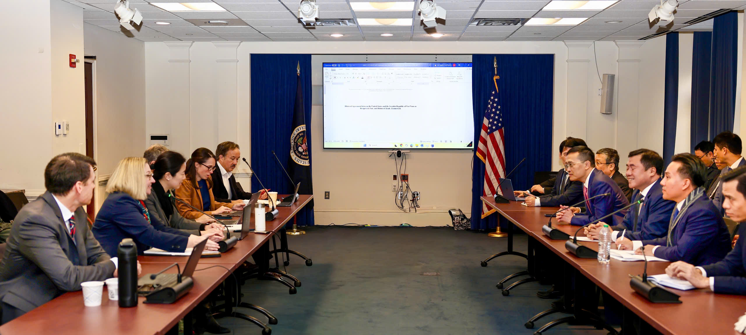 Việt Nam và Mỹ đạt tiến bộ lớn trong vòng đàm phán Hiệp định thương mại đối ứng - Ảnh 1. Việt Nam và Mỹ đạt tiến bộ lớn trong vòng đàm phán Hiệp định thương mại đối ứng - Ảnh 1.