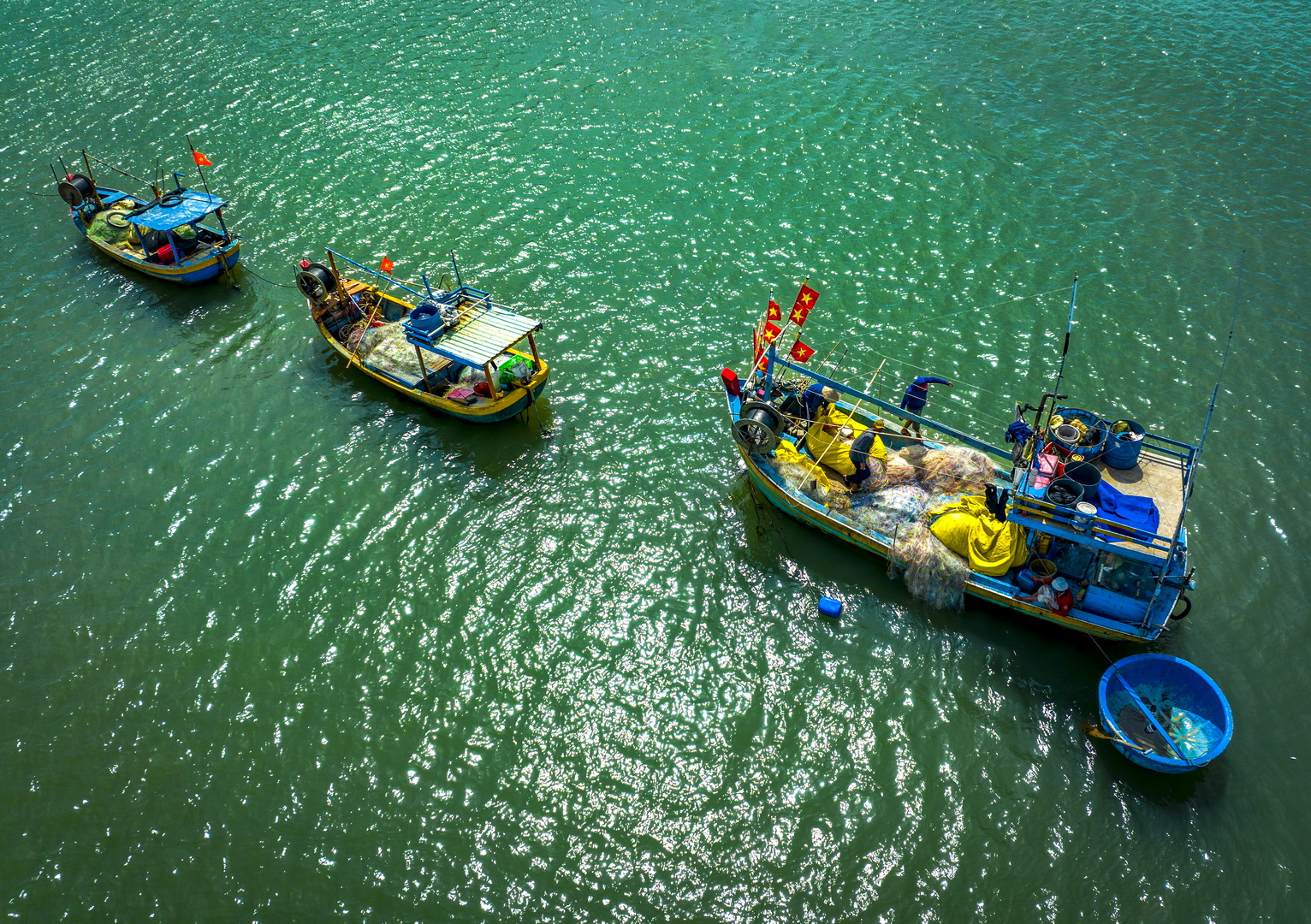 Ảnh đẹp trong tuần: Cờ bay lộng gió - Ảnh 2.