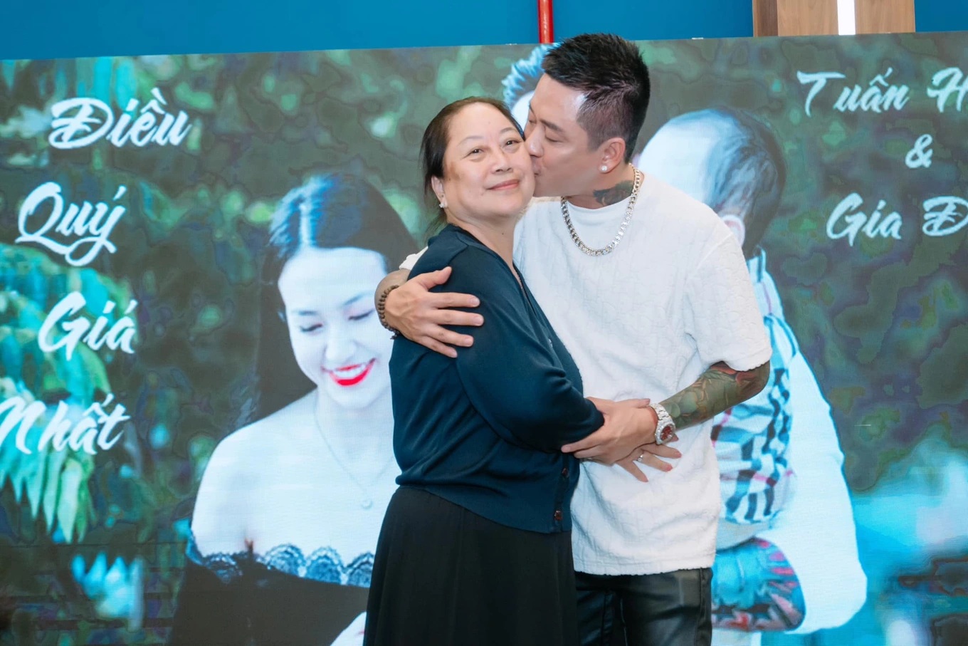 Mẹ ca sĩ Tuấn Hưng qua đời - Ảnh 1.