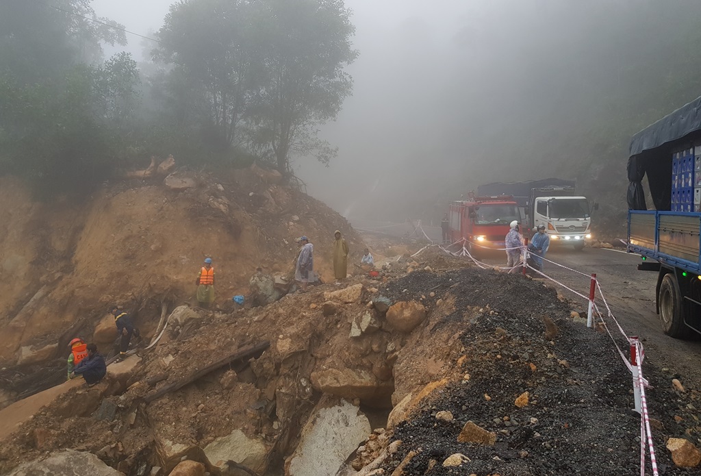 Những vụ "ám ảnh kinh hoàng" về sạt lở trên cung đèo Khánh Lê - Ảnh 7.