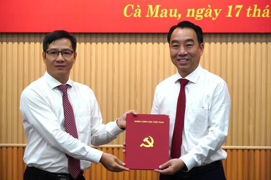 Chủ tịch UBND tỉnh Vĩnh Long làm Phó Bí thư Tỉnh ủy Cà Mau - Ảnh 1.