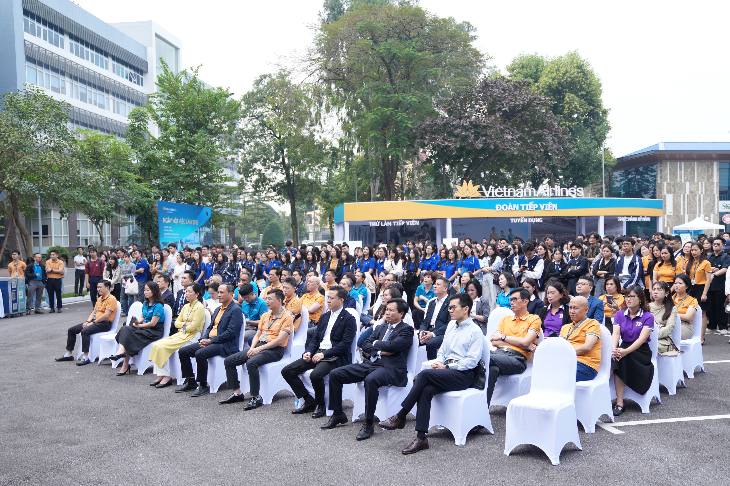 Vietnam Airlines tổ chức thành công Ngày hội việc làm 2025 lần đầu tiên - Ảnh 7.