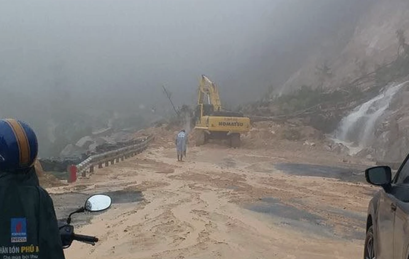 Những vụ "ám ảnh kinh hoàng" về sạt lở trên cung đèo Khánh Lê - Ảnh 11.