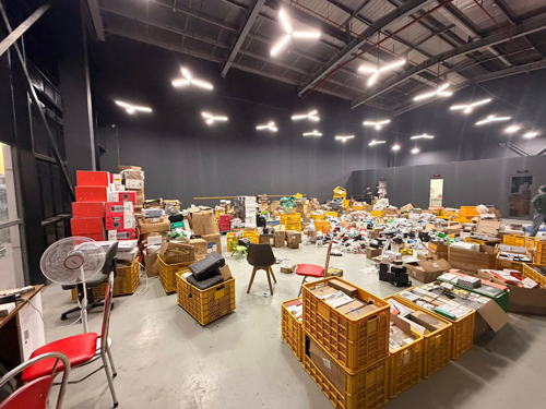 Gia tăng "boom" hàng - Ảnh 1. Gia tăng "boom" hàng - Ảnh 1.