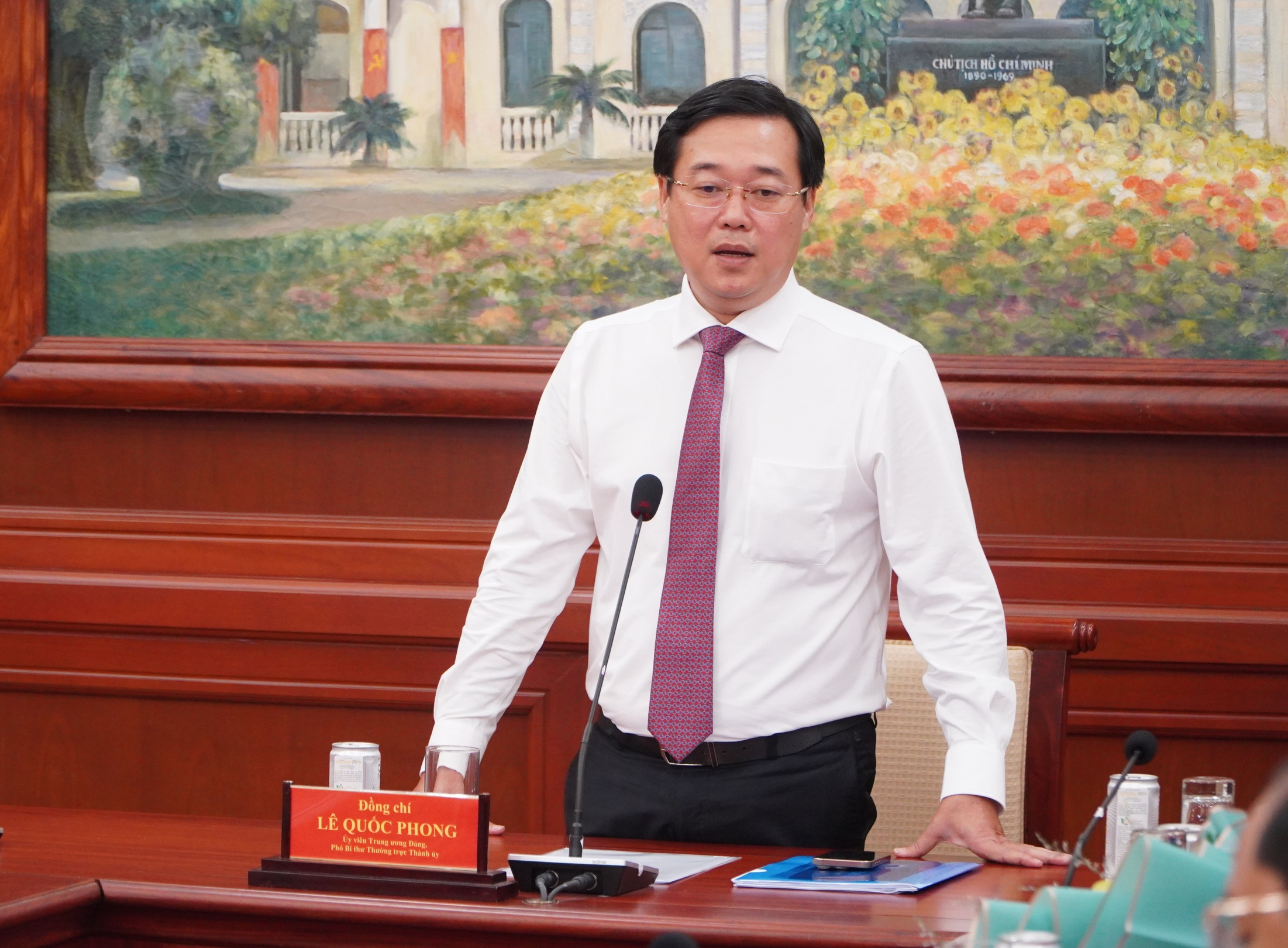 Thành ủy TP HCM điều động nhiều cán bộ về phường, xã để "tác chiến ngay" - Ảnh 2.