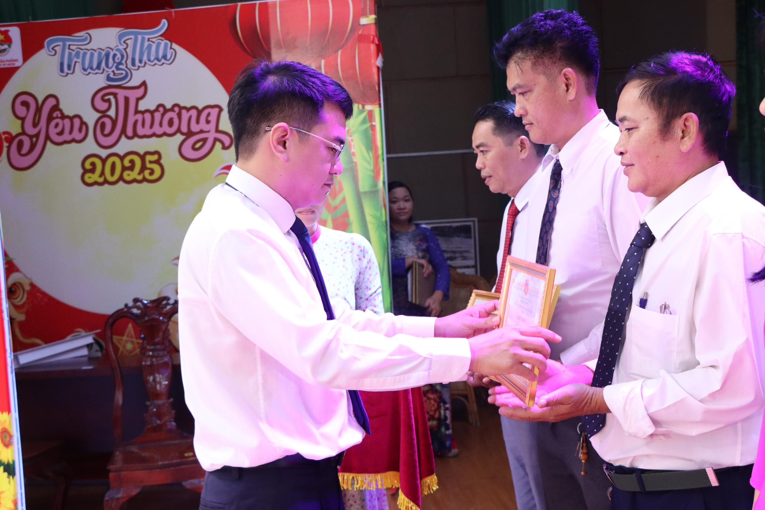 “100 ngày tinh – gọn – mạnh” tại xã Tân Nhựt - Ảnh 3.