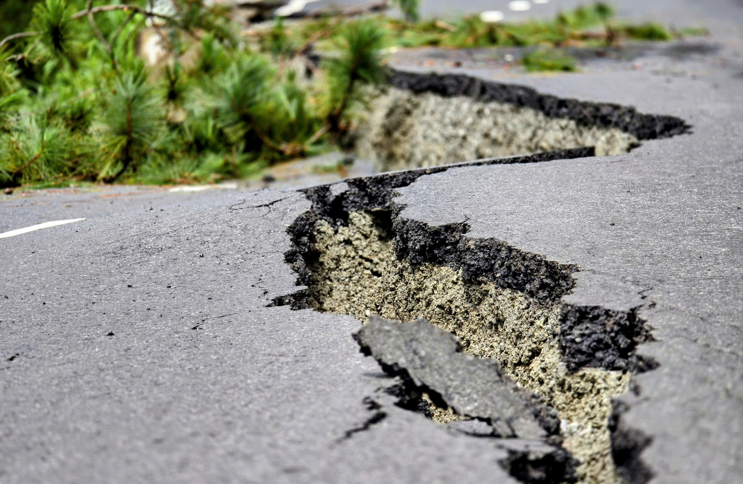 Cận cảnh sạt lở đèo Prenn gây dừng lưu thông tại Lâm Đồng - Ảnh 6. Cận cảnh sạt lở đèo Prenn gây dừng lưu thông tại Lâm Đồng - Ảnh 6.