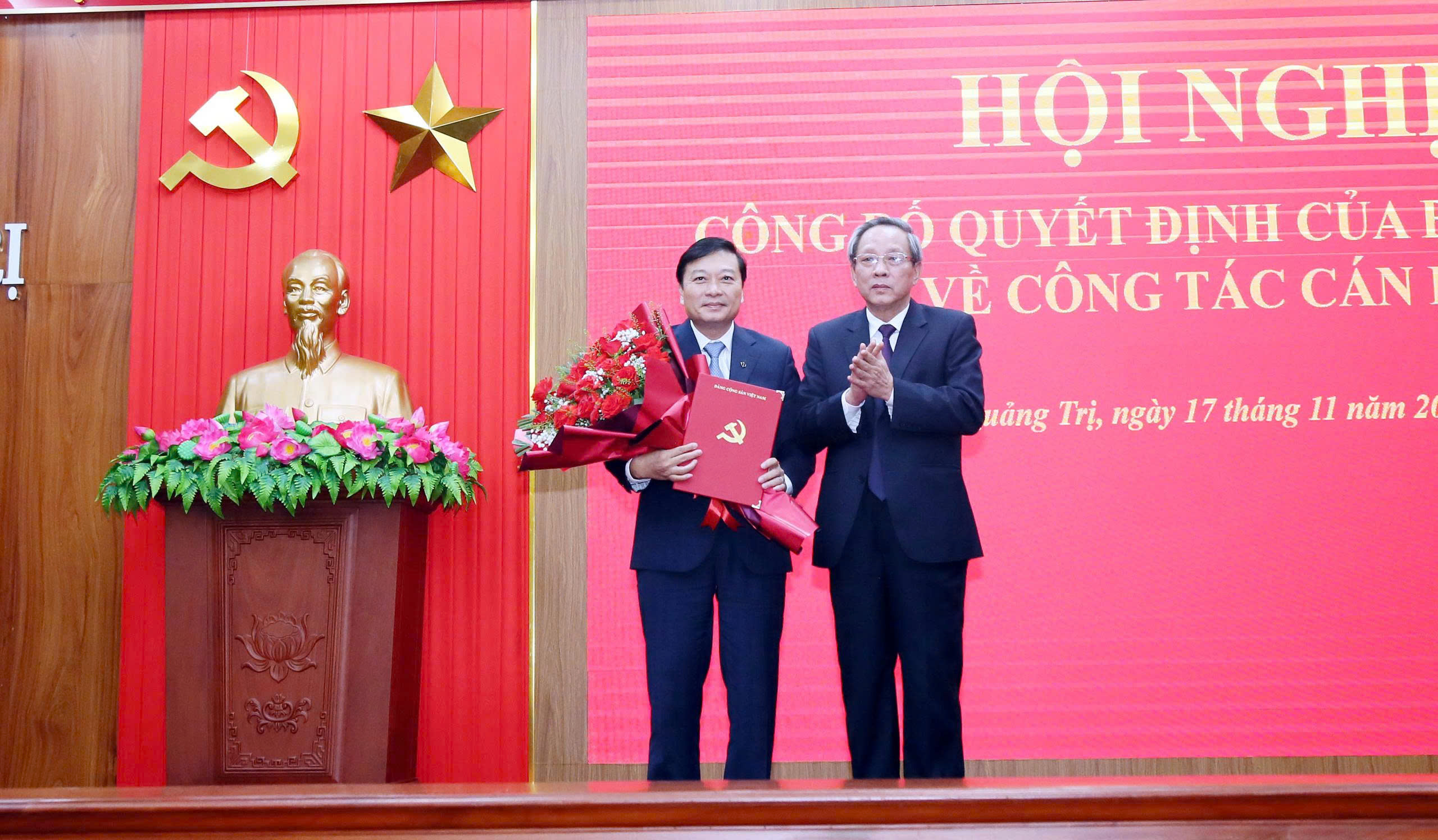 Điều động Chủ tịch UBND tỉnh Nghệ An giữ chức Phó bí thư Tỉnh ủy Quảng Trị - Ảnh 1.