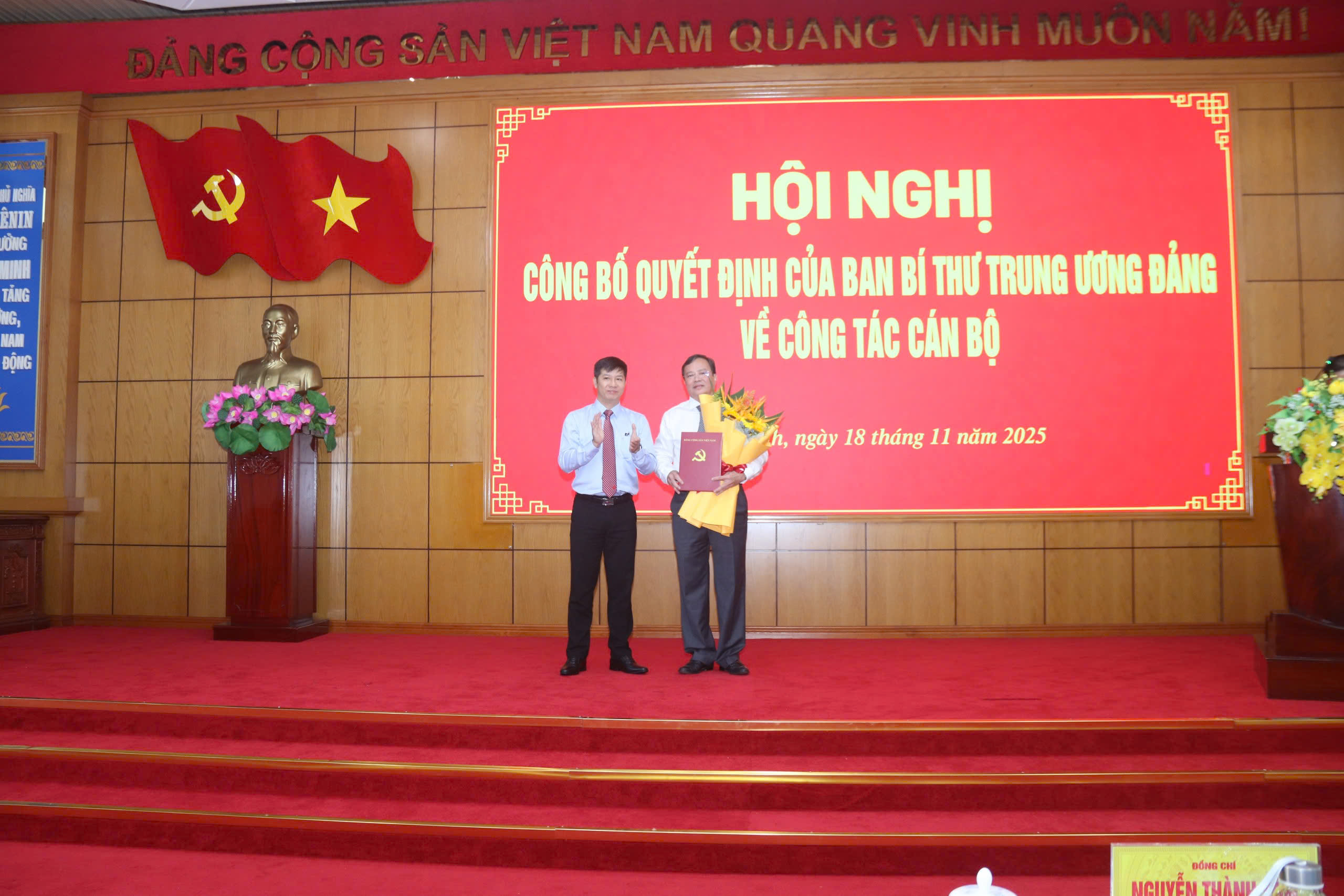 Ông Lê Văn Hẳn được giới thiệu bầu làm Chủ tịch UBND tỉnh Tây Ninh - Ảnh 2. Ông Lê Văn Hẳn được giới thiệu bầu làm Chủ tịch UBND tỉnh Tây Ninh - Ảnh 2.