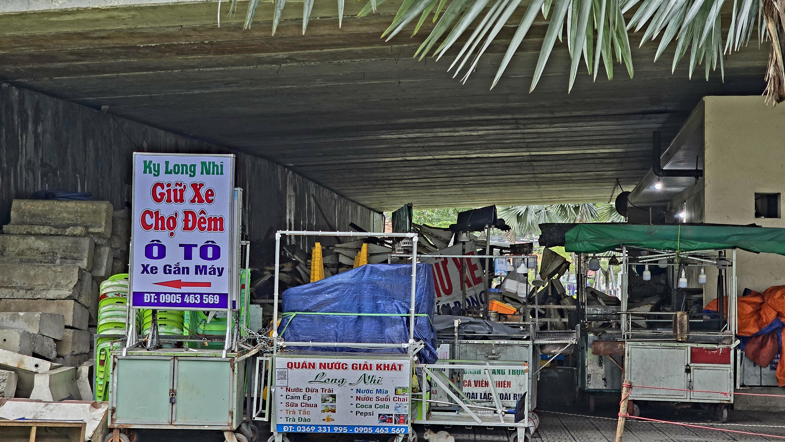 Điều gì đang diễn ra tại các gầm cầu Đà Nẵng? nguy cơ cháy nổ tiềm ẩn - Ảnh 8.