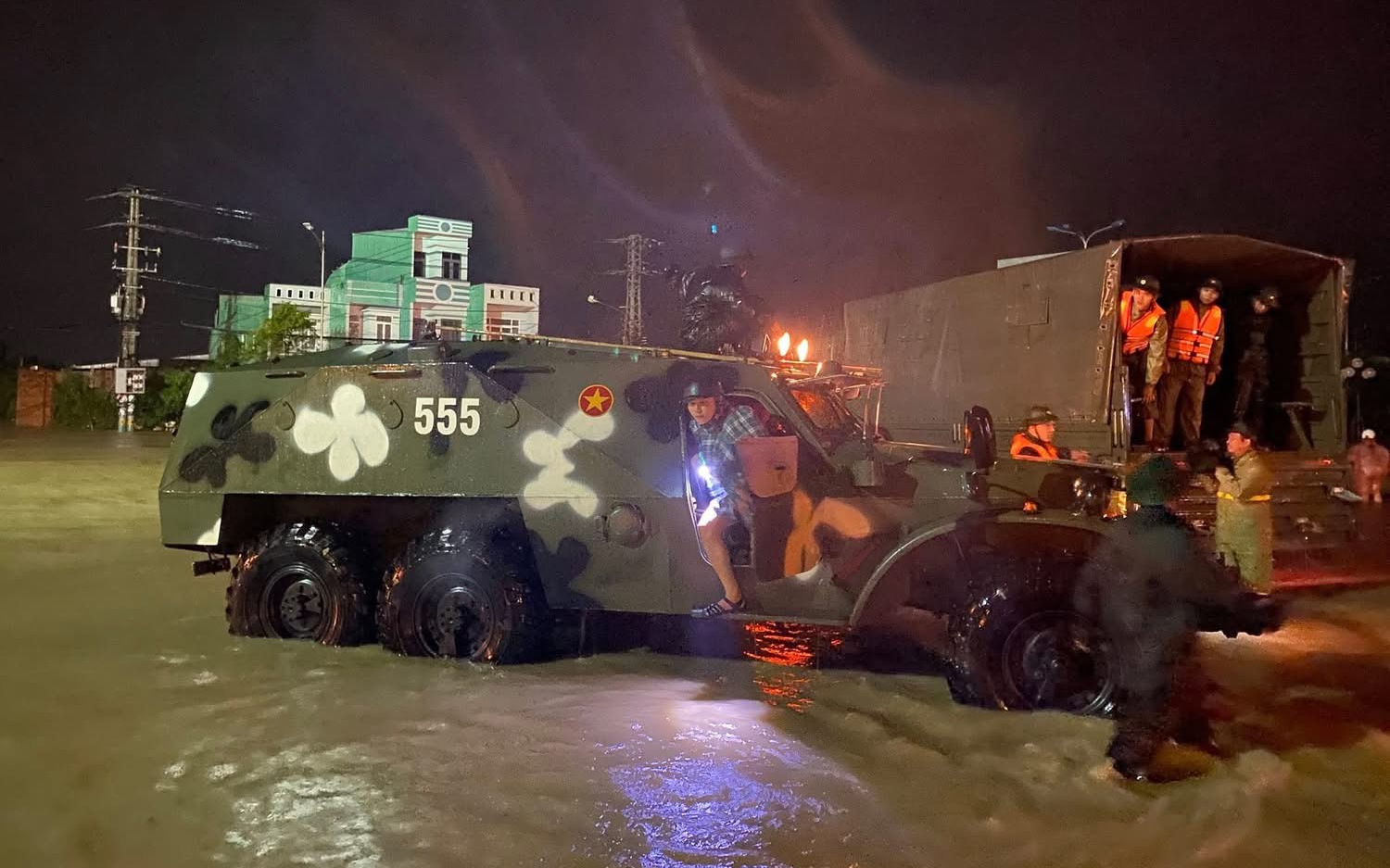 - Ảnh 2. - Ảnh 2.