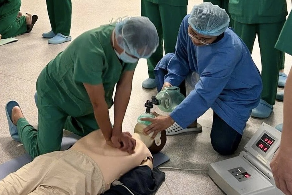 Gia đình vắt chanh vào miệng, bệnh nhân không thể cứu chữa, bác sĩ cảnh báo - Ảnh 1.