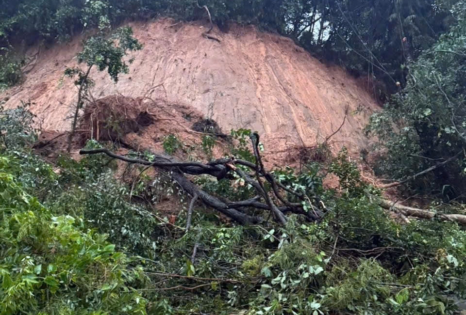 Toàn cảnh những tuyến đèo kết nối Đà Lạt với vùng biển đang sạt lở - Ảnh 7.