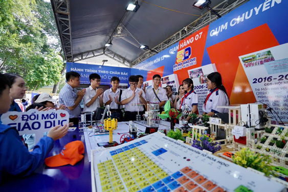 TP HCM công nhận 1.000 trường học số - Ảnh 1.