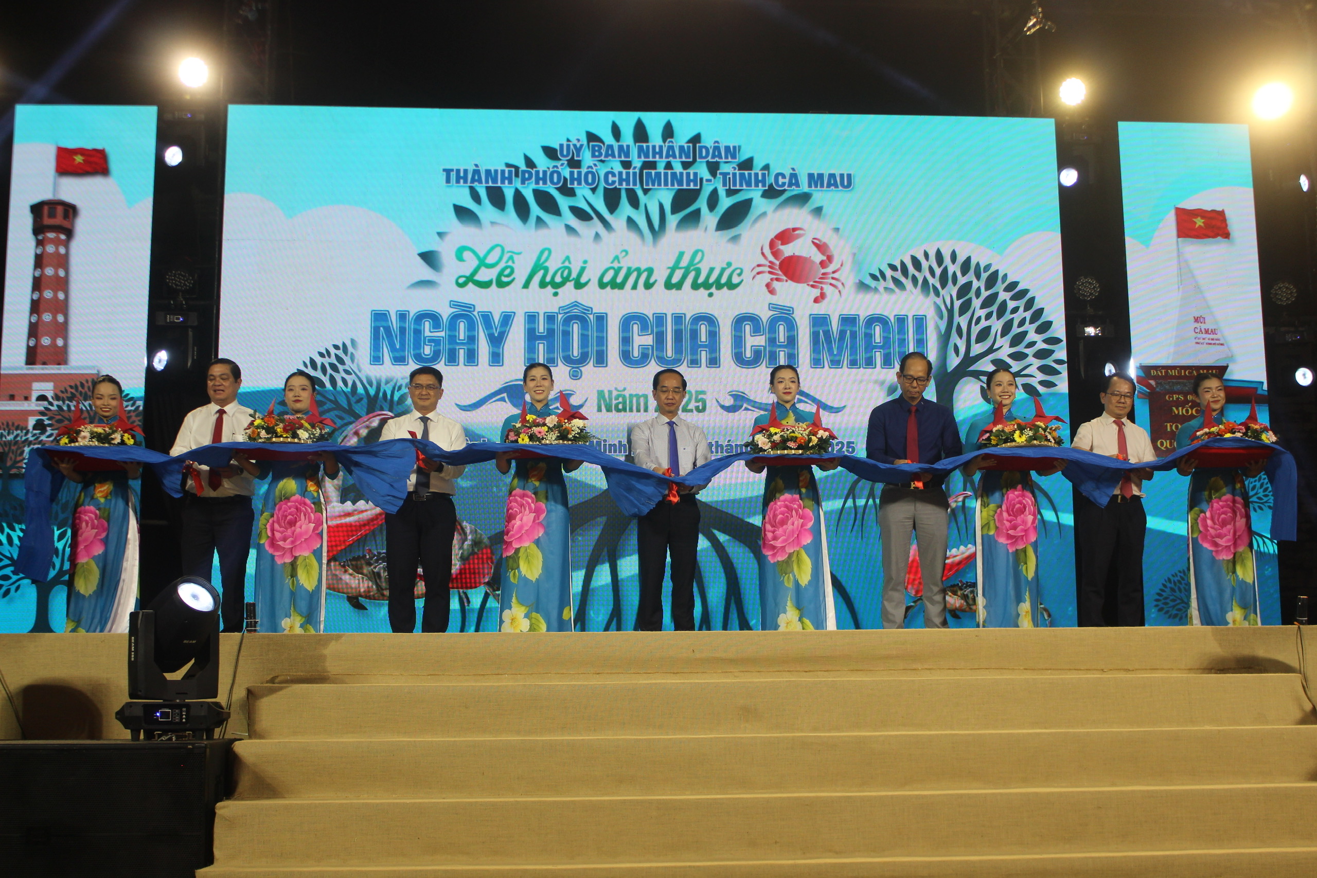 Khai mạc Lễ hội Ẩm thực Ngày hội Cua Cà Mau 2025 tại TP HCM  - Ảnh 3.