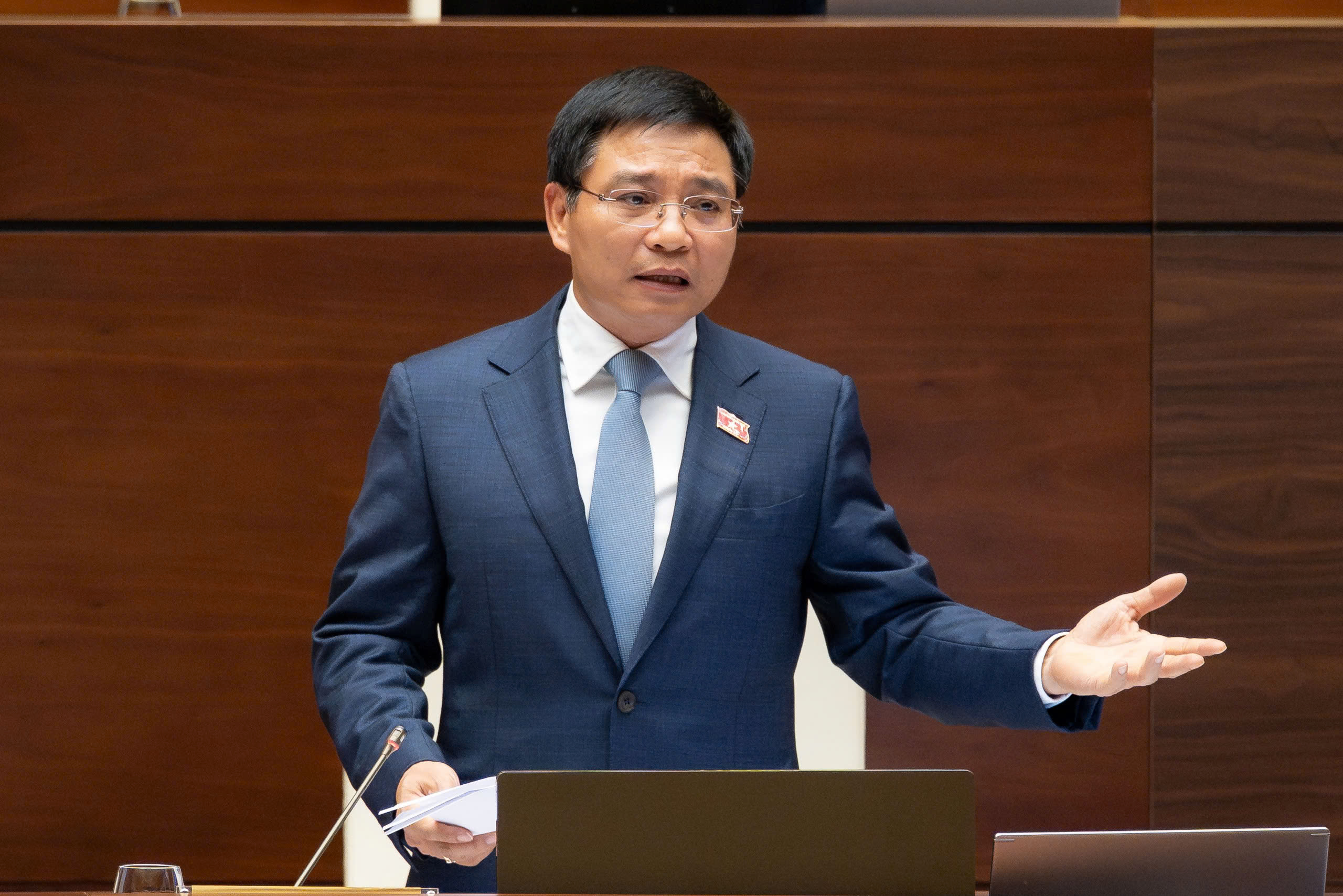 Phó Thủ tướng: Sửa đổi, bổ sung các quy định về tạm hoãn xuất cảnh do nợ thuế - Ảnh 1.