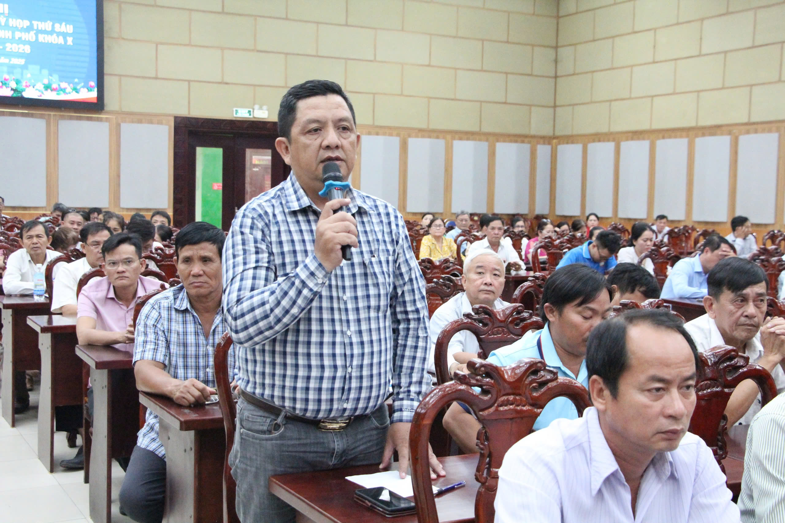 Cử tri TP HCM kiến nghị nhiều vấn đề dân sinh cấp bách - Ảnh 2.