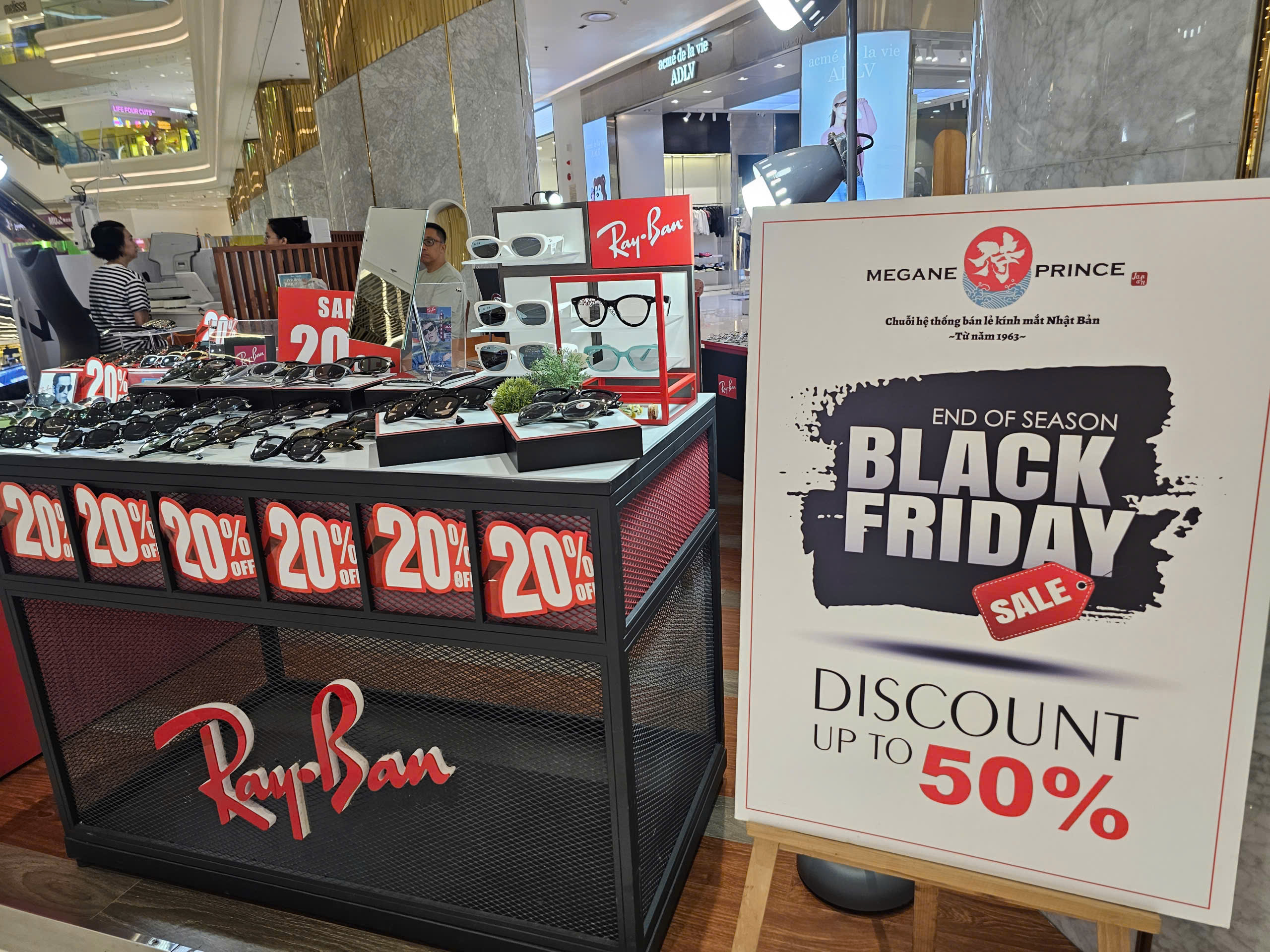 Khám phá Black Friday 2025: Giảm giá sốc từ 50 - 70 % tại TP HCM - Ảnh 8.